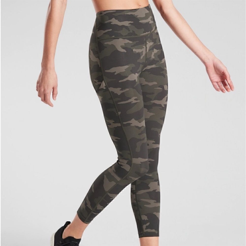 Athleta Ultimate 7/8 Tight 